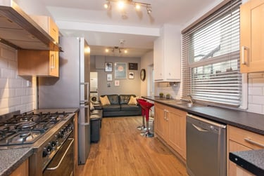 6 bed house, Inverness Place, Cathays, Cardiff, CF244SA - Image 1